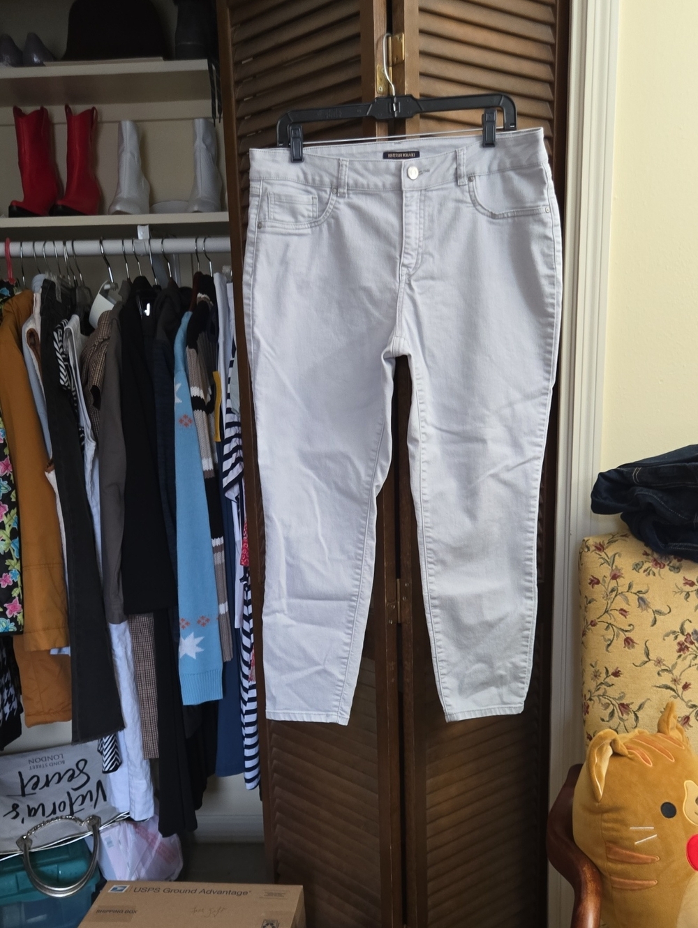 British Khaki Light Gray Cropped Slim Jeans